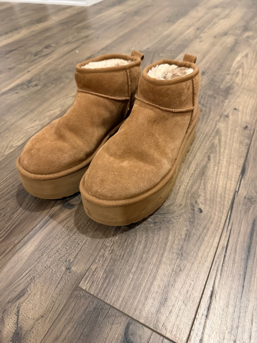UGG Women's Mini Platform Boots - Chestnut